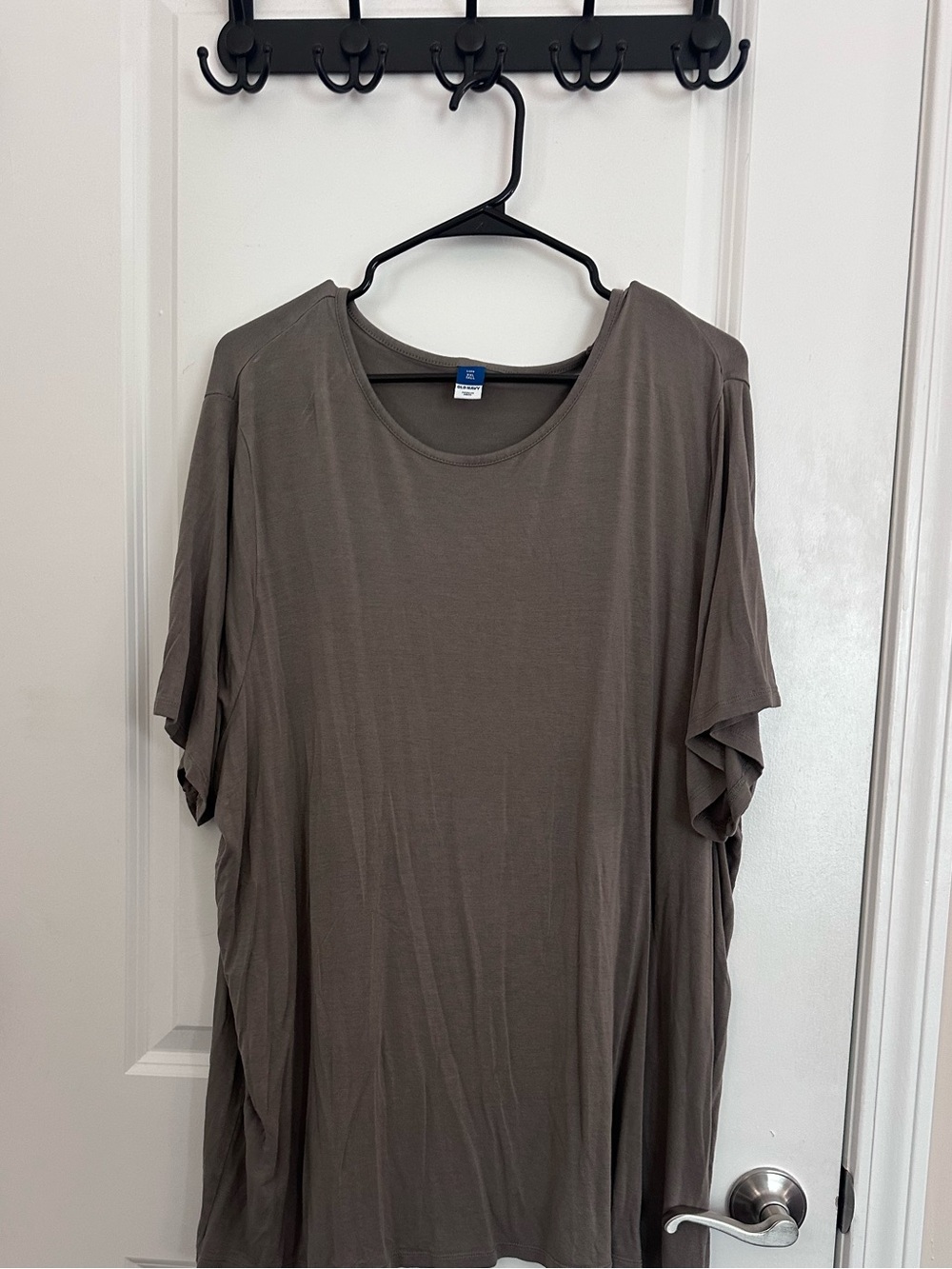 Old Navy Women's Short Sleeve Tee in Taupe Gray